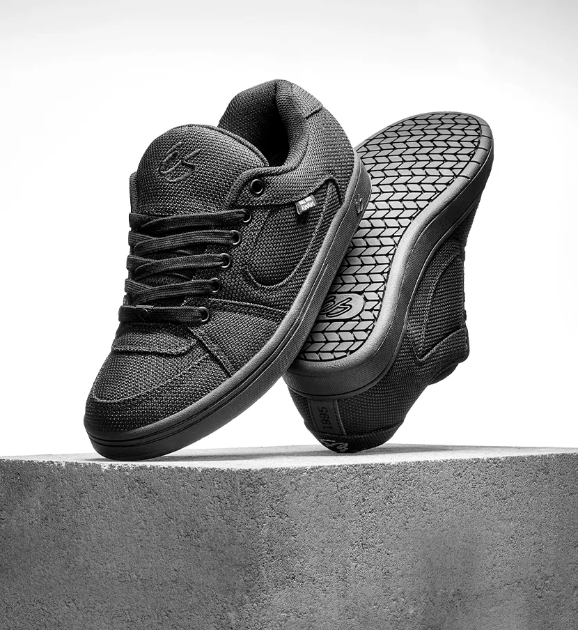 éS prezentuje THE ACCEL KEVLAR®